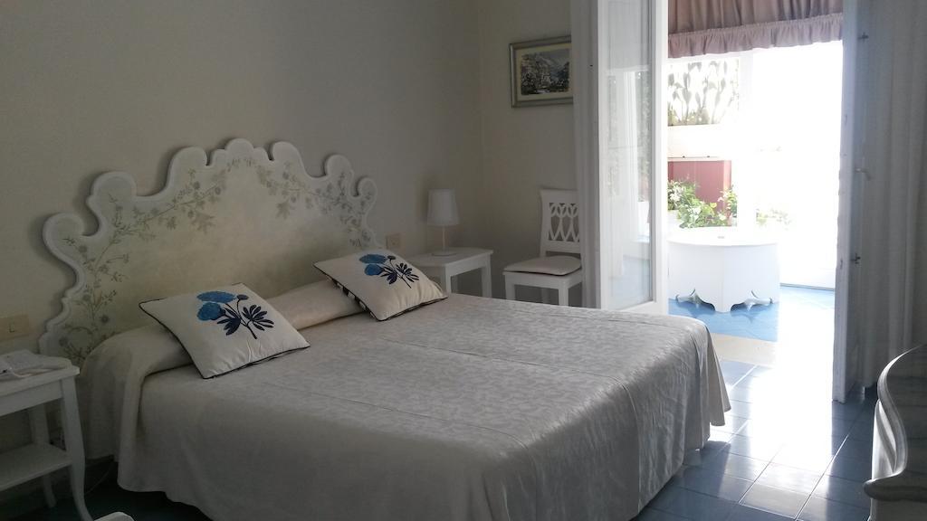 Villa La Tartana Positano Værelse billede
